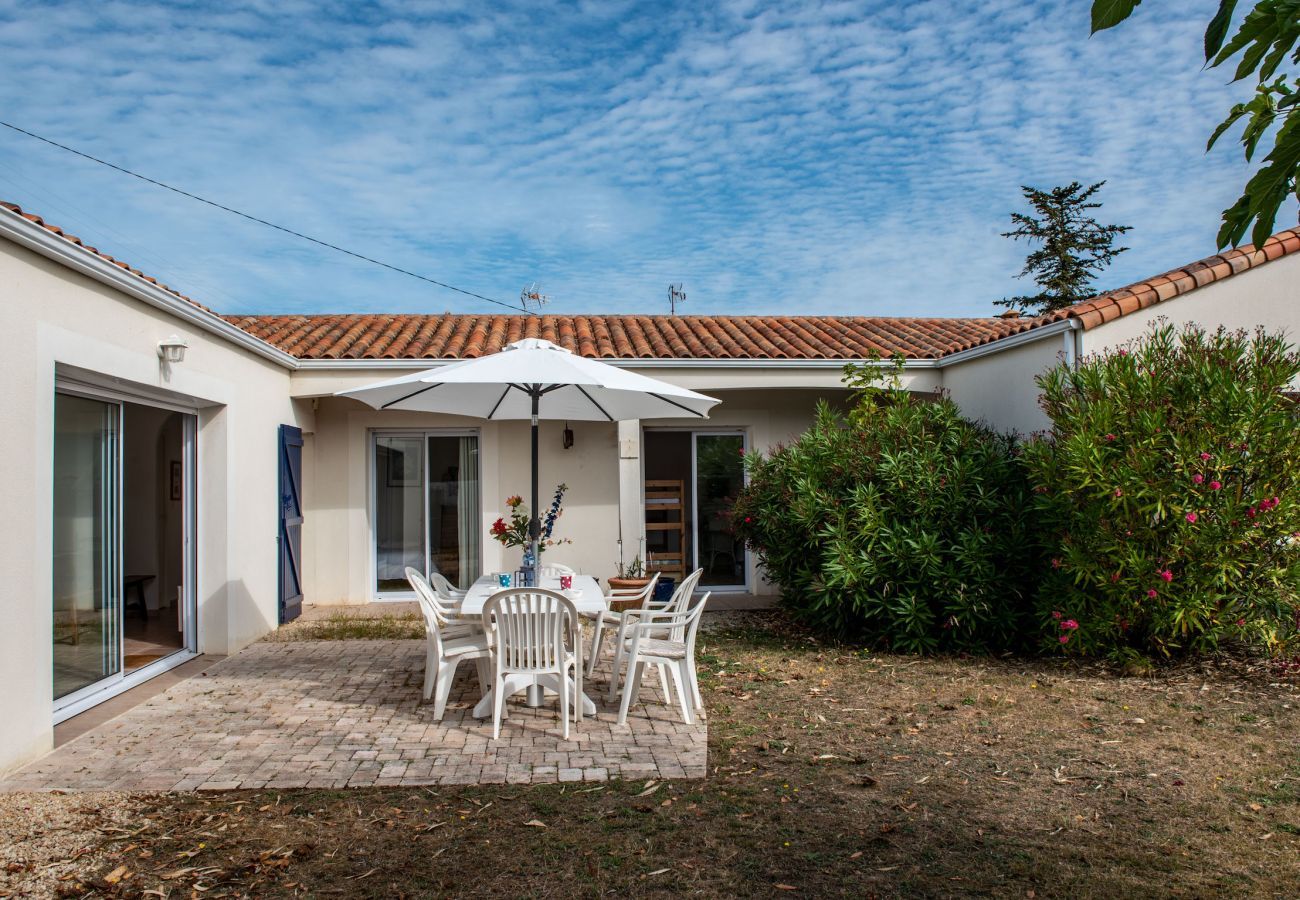 Ferienhaus in Saint-Gilles-Croix-de-Vie - La Maison Bleue: Für 8, St Gilles Croix de Vie