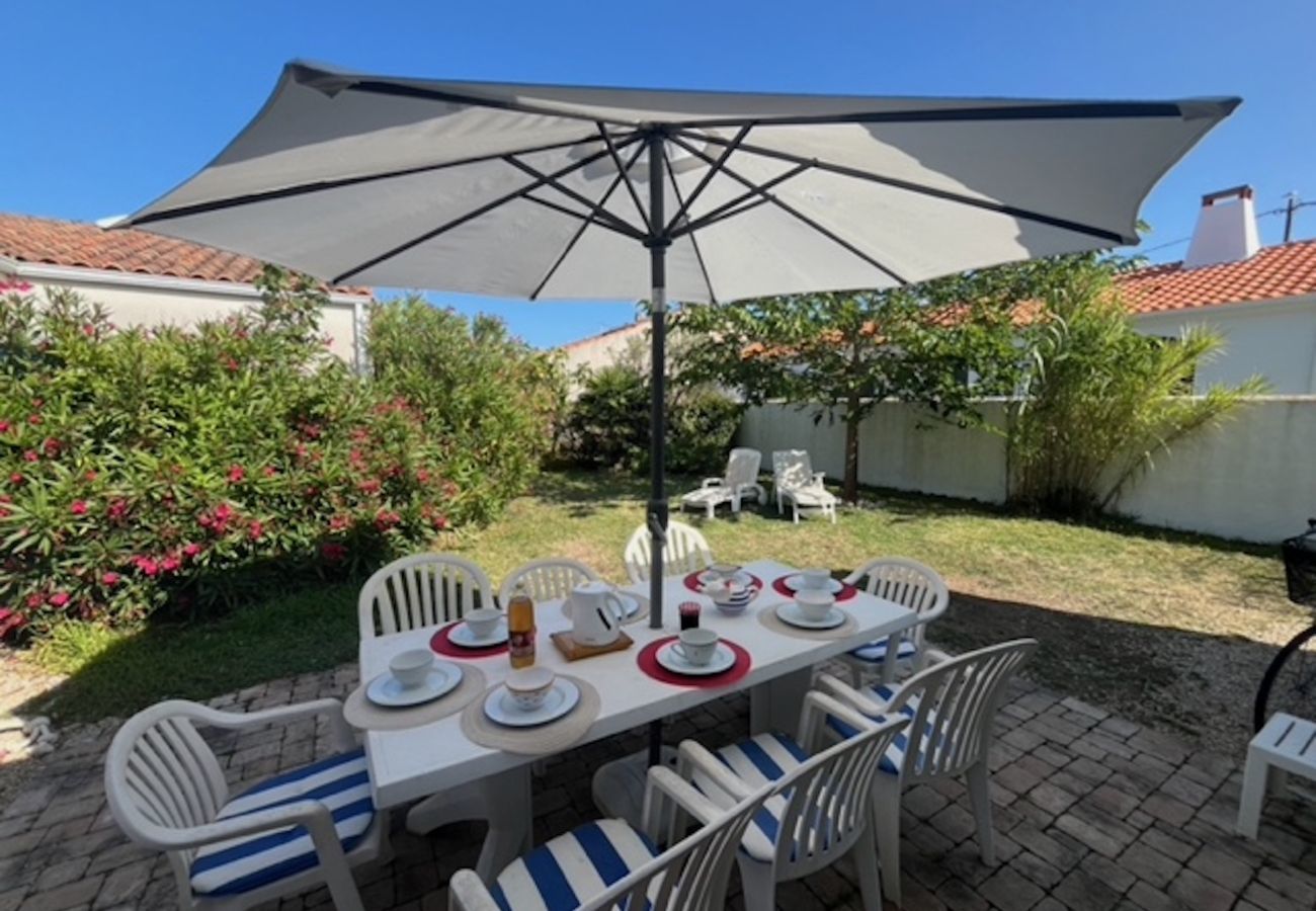 Ferienhaus in Saint-Gilles-Croix-de-Vie - La Maison Bleue: Für 8, St Gilles Croix de Vie