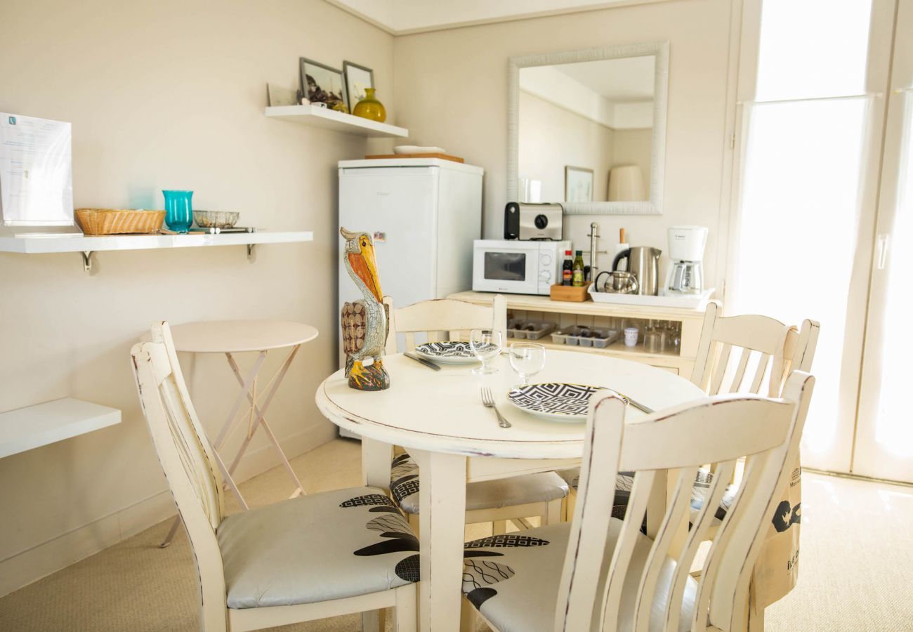 Ferienwohnung in La Flotte - Joliee Brise- Wohnung für 4 mit pool