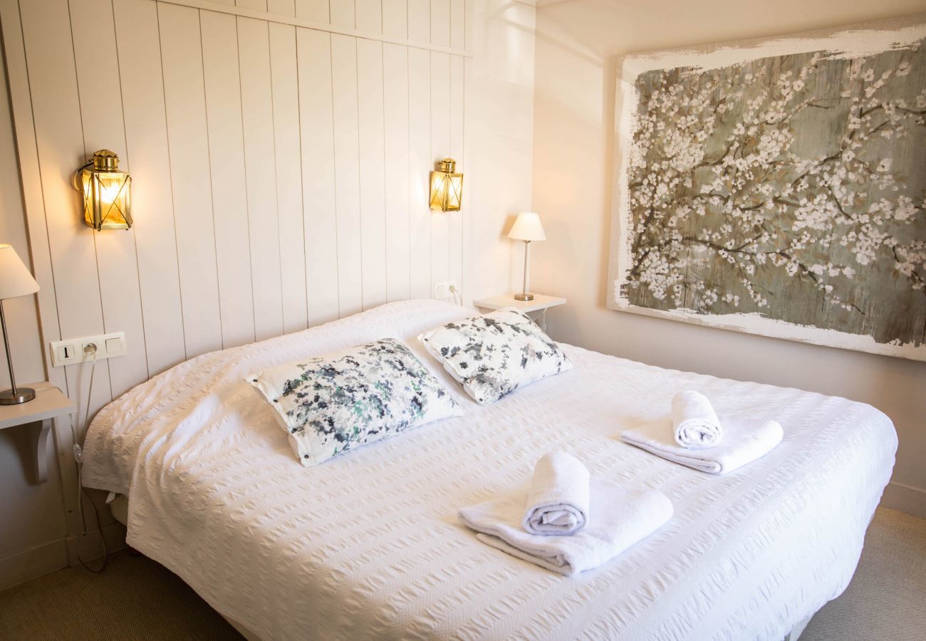 Ferienwohnung in La Flotte - Joliee Brise- Wohnung für 4 mit pool