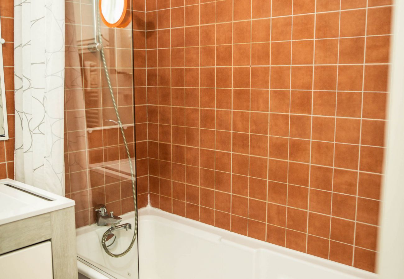 Ferienwohnung in La Flotte - Joliee Brise- Wohnung für 4 mit pool