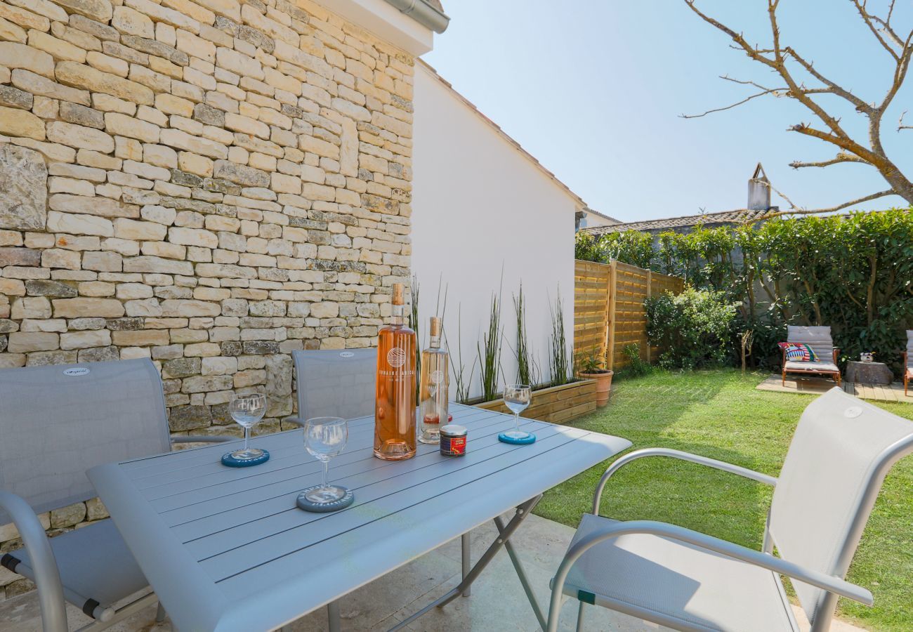 Ferienhaus in Saint-Martin-de-Ré - 550m vom Strand entfernt, Haus für 4