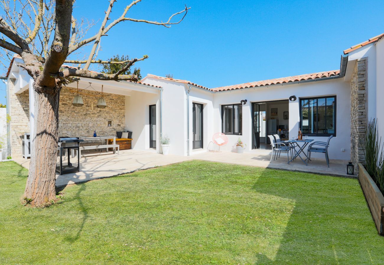 Ferienhaus in Saint-Martin-de-Ré - 550m vom Strand entfernt, Haus für 4