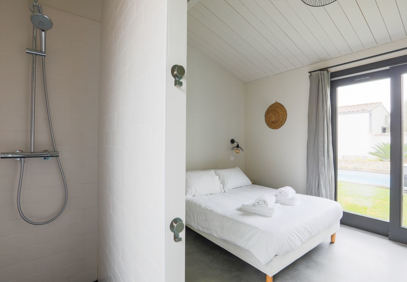 Ferienhaus in Le Bois-Plage-en-Ré - Haus für 10, Pool, im Herzen der Île de Ré
