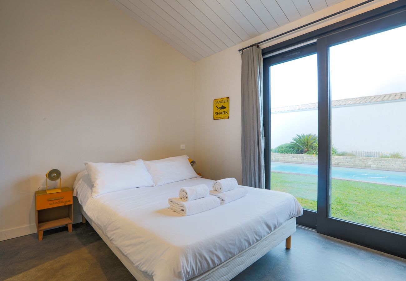 Ferienhaus in Le Bois-Plage-en-Ré - Haus für 10, Pool, im Herzen der Île de Ré