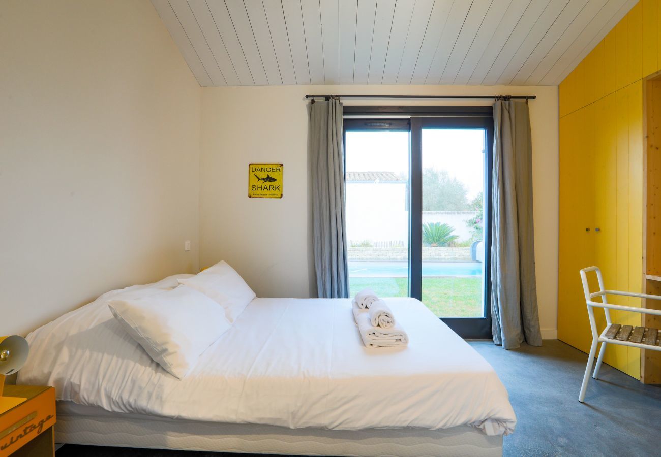 Ferienhaus in Le Bois-Plage-en-Ré - Haus für 10, Pool, im Herzen der Île de Ré