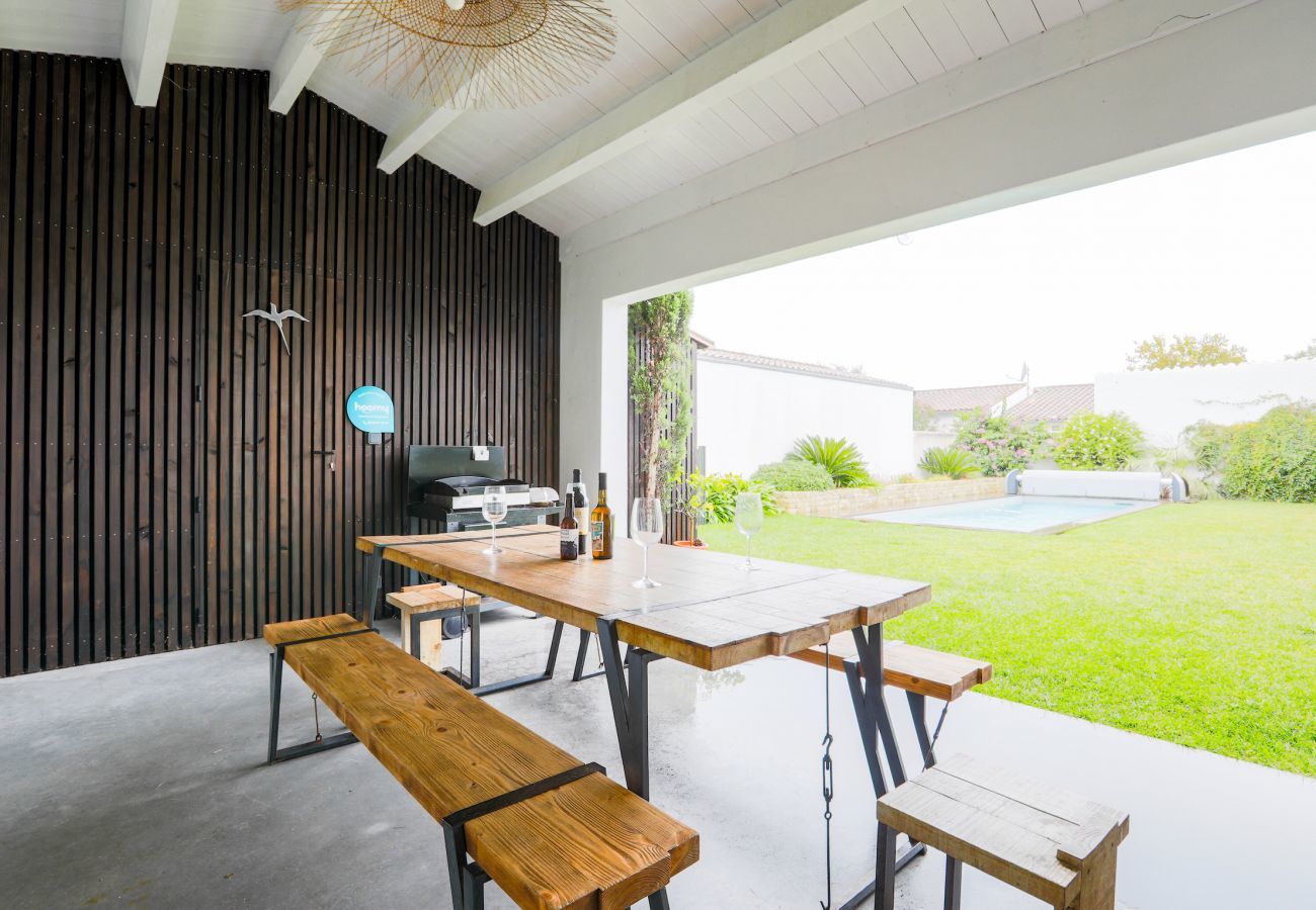 Ferienhaus in Le Bois-Plage-en-Ré - Haus für 10, Pool, im Herzen der Île de Ré