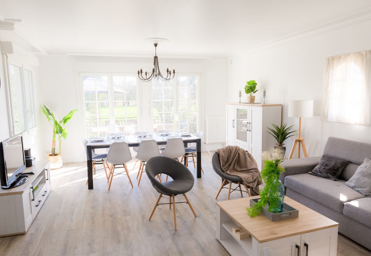 Ferienhaus in Plobannalec-Lesconil - Schönes Haus für 10 Personen mit garten
