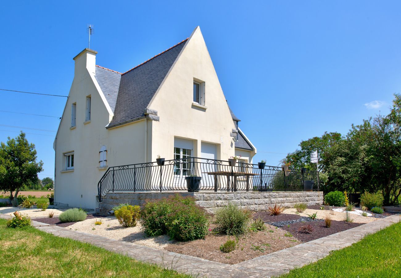 Ferienhaus in Plobannalec-Lesconil - Schönes Haus für 10 Personen mit garten