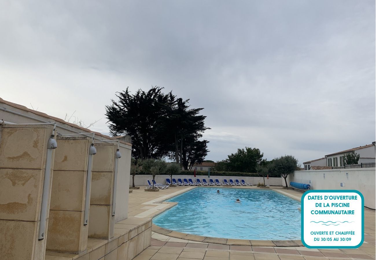 Ferienhaus in La Flotte - Schönes Haus in Wohnanlage mit Pool für 5