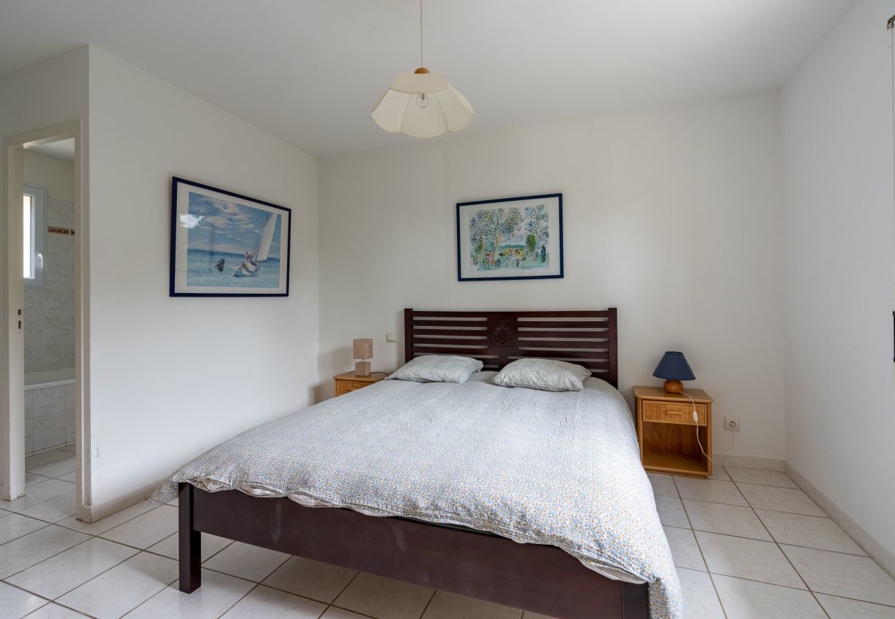 Ferienhaus in Lacanau - Poolvilla für 8 Personen in Lacanau