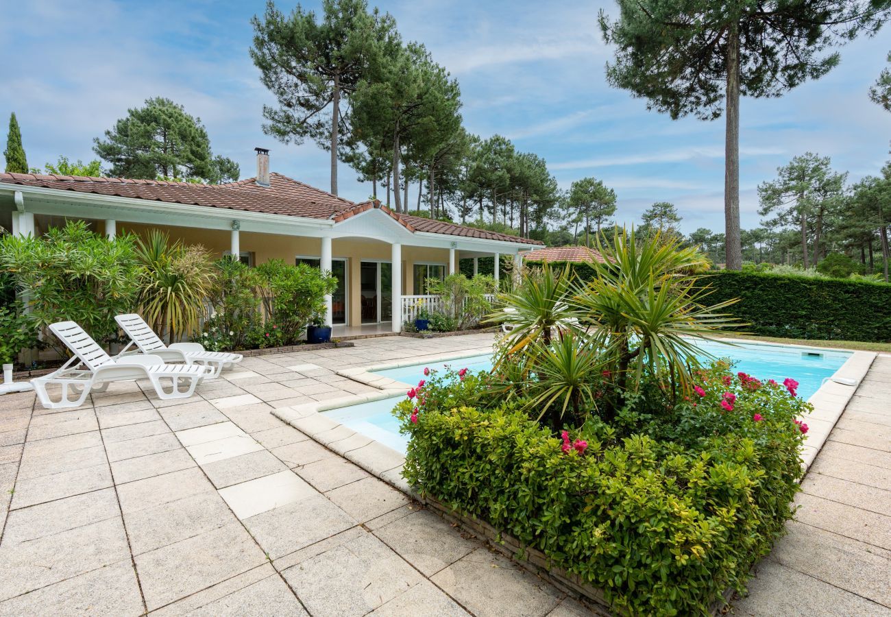 Ferienhaus in Lacanau - Poolvilla für 8 Personen in Lacanau