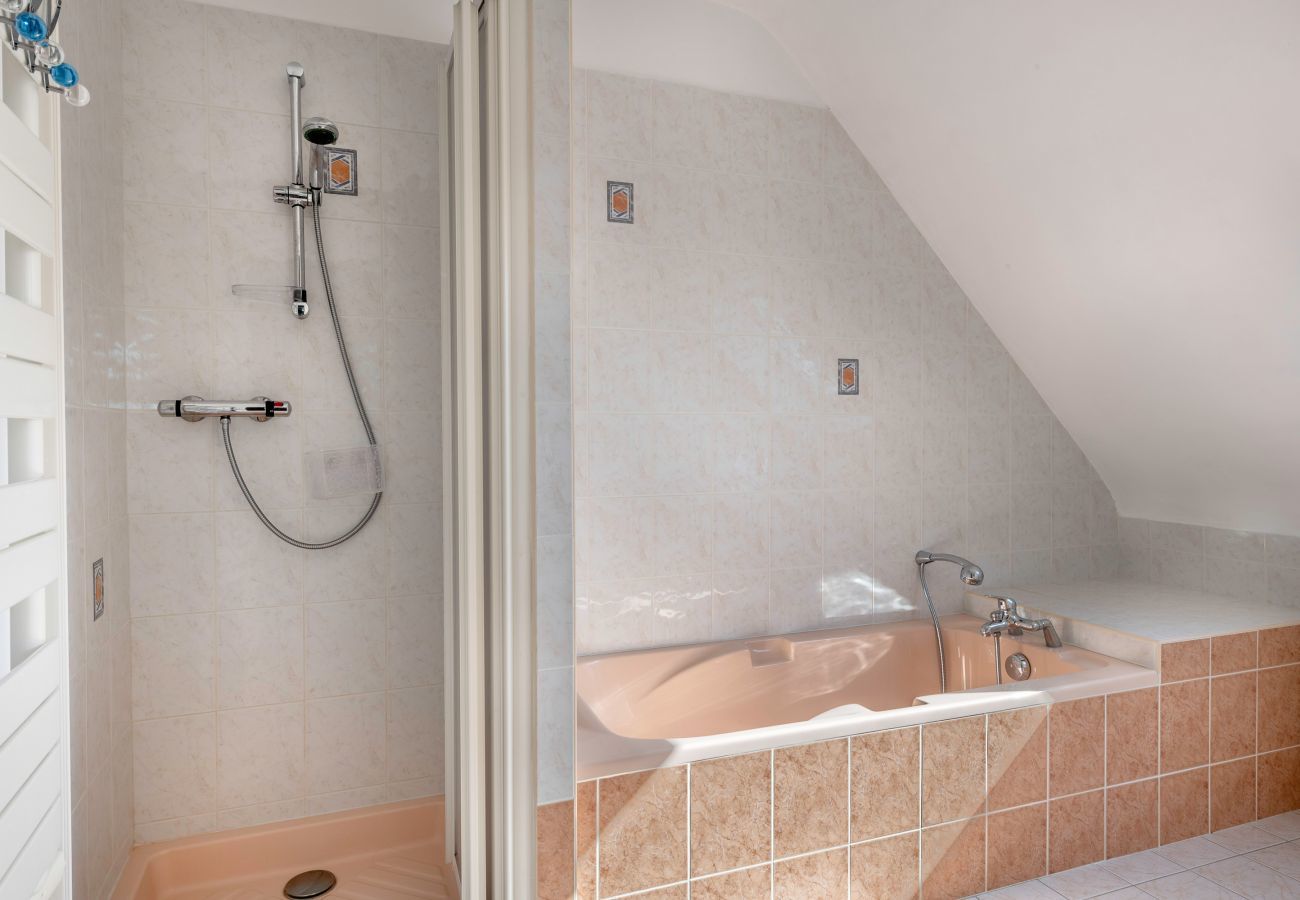 Ferienhaus in Saint-Gildas-de-Rhuys - Hausfür 8 - Swimmingpool - 950m zum Meer