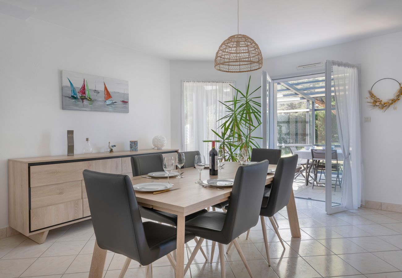 Ferienhaus in Saint-Gildas-de-Rhuys - Hausfür 8 - Swimmingpool - 950m zum Meer