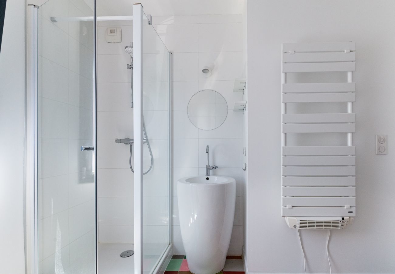 Ferienhaus in Nantes - Belle maison familiale, contemporaine avec piscine