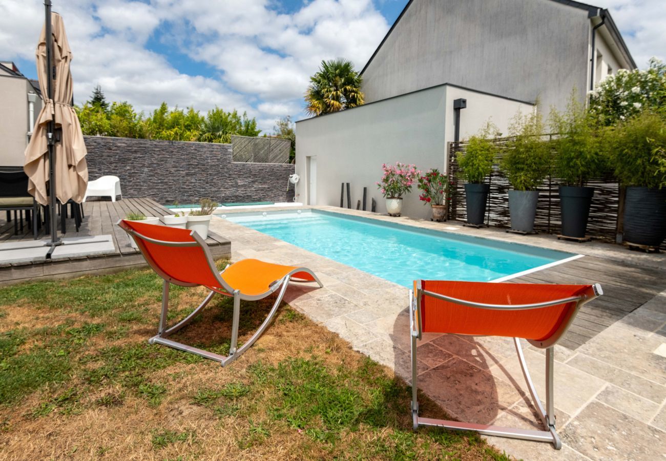 Ferienhaus in Nantes - Belle maison familiale, contemporaine avec piscine