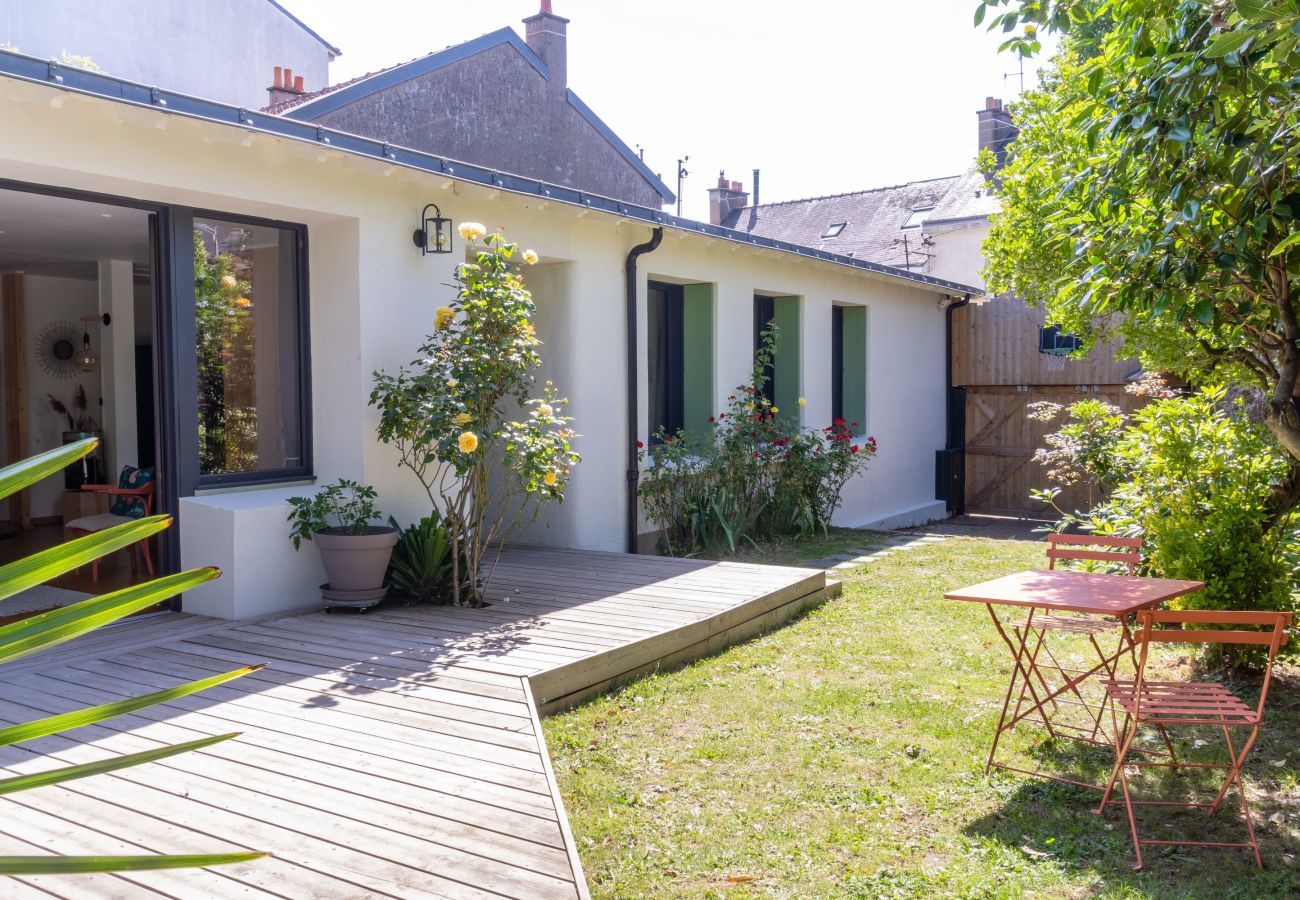Ferienhaus in Nantes - Charmantes Haus mit Blumengarten in Nantes