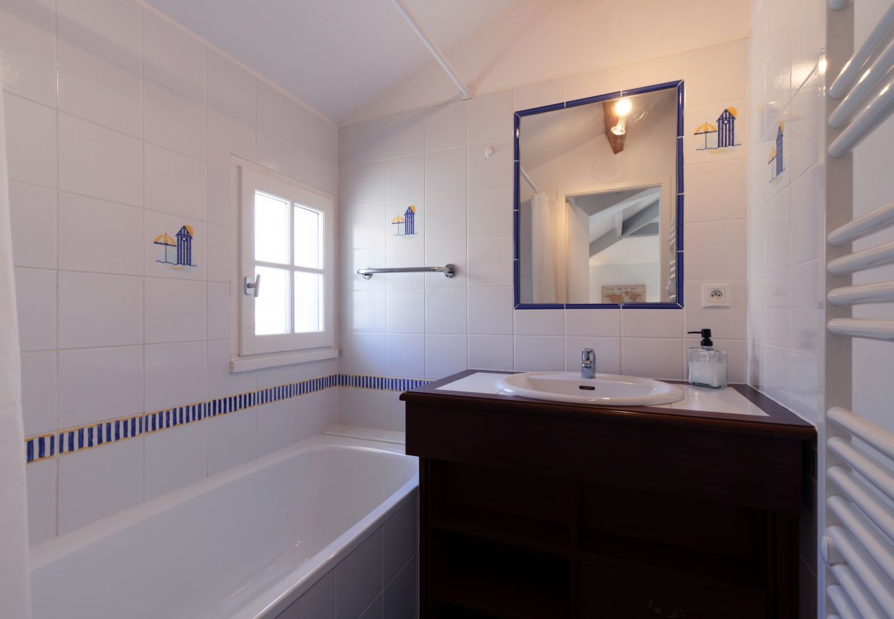 Ferienhaus in Saint-Hilaire-de-Riez -  Haus mit Pool fûr 6, nur 800m vom Meer entfernt