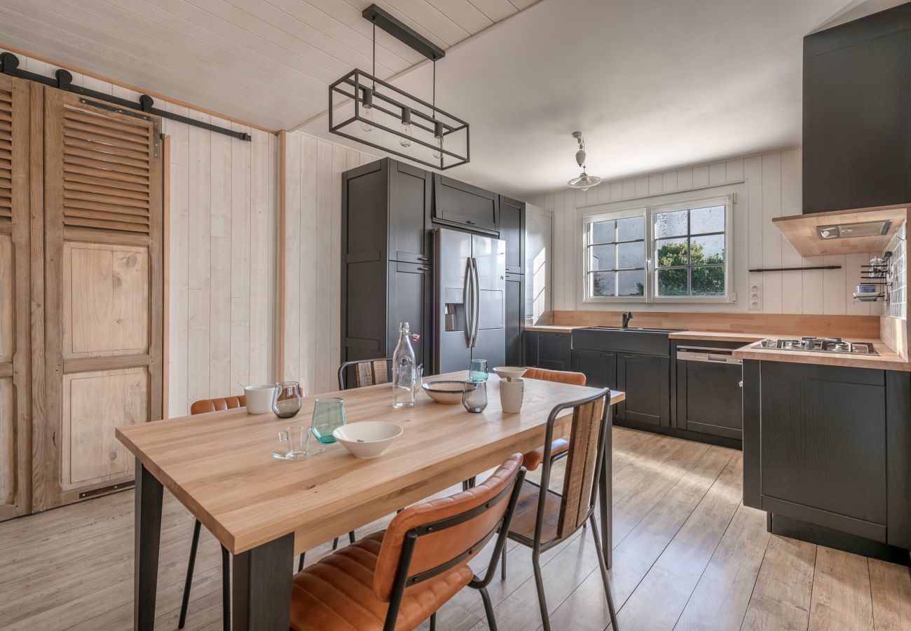 Ferienhaus in Arzon - Wohnzimmer für 11 - Garten - Arzon