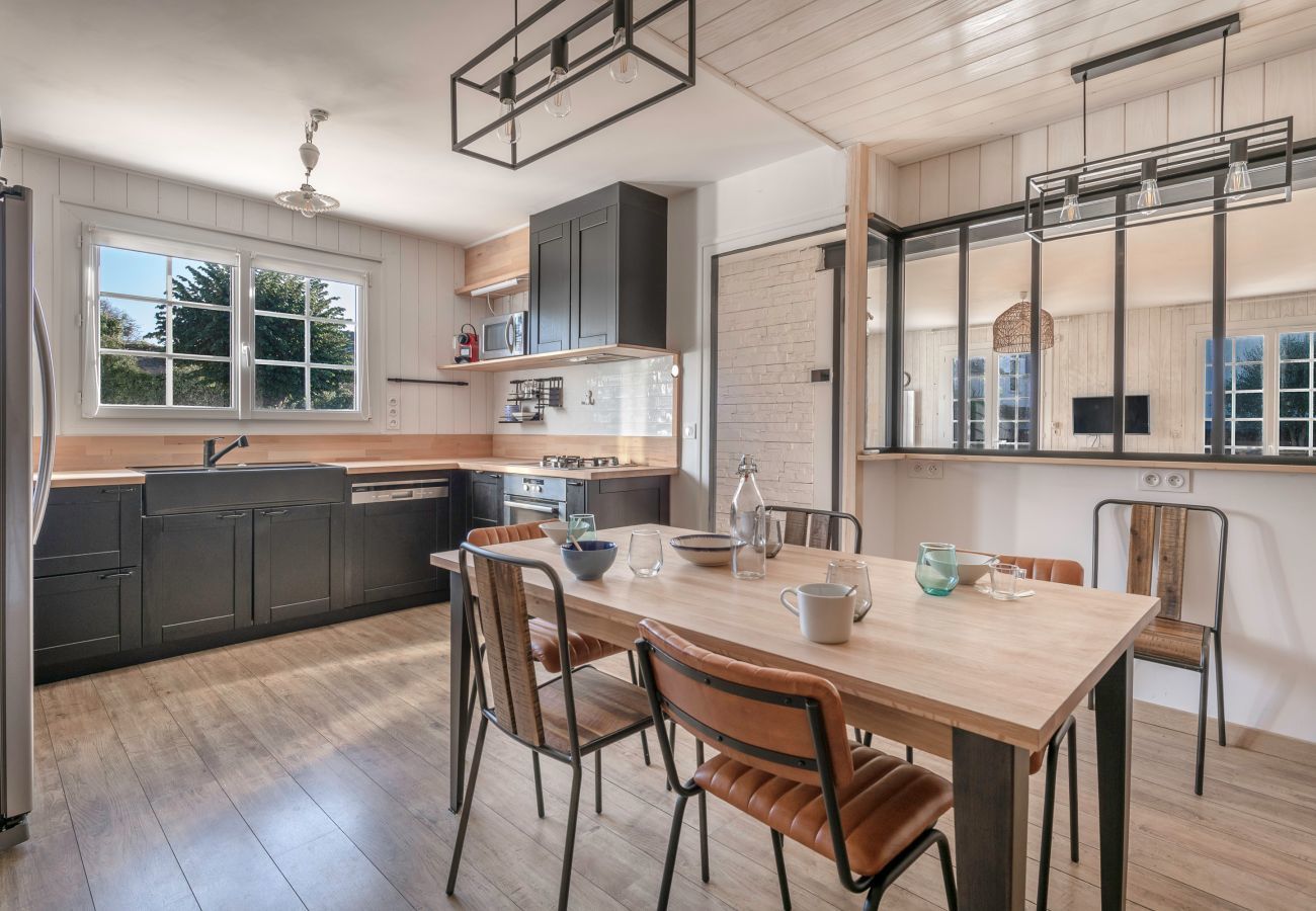 Ferienhaus in Arzon - Wohnzimmer für 11 - Garten - Arzon