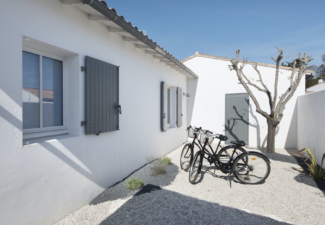 Ferienhaus in La Flotte - Villa für 12 mit Pool mit allem Komfort