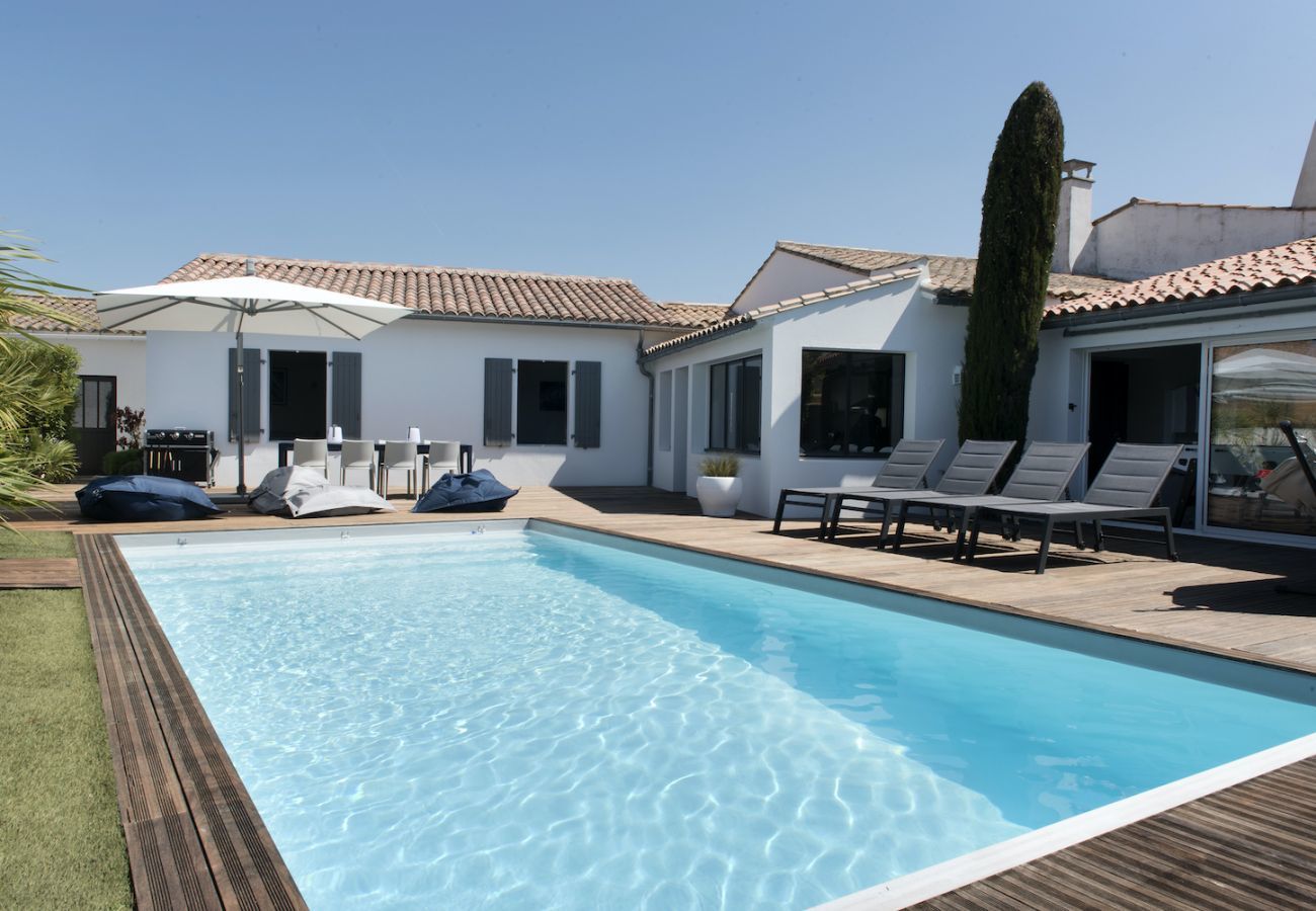 Ferienhaus in La Flotte - Villa für 12 mit Pool mit allem Komfort