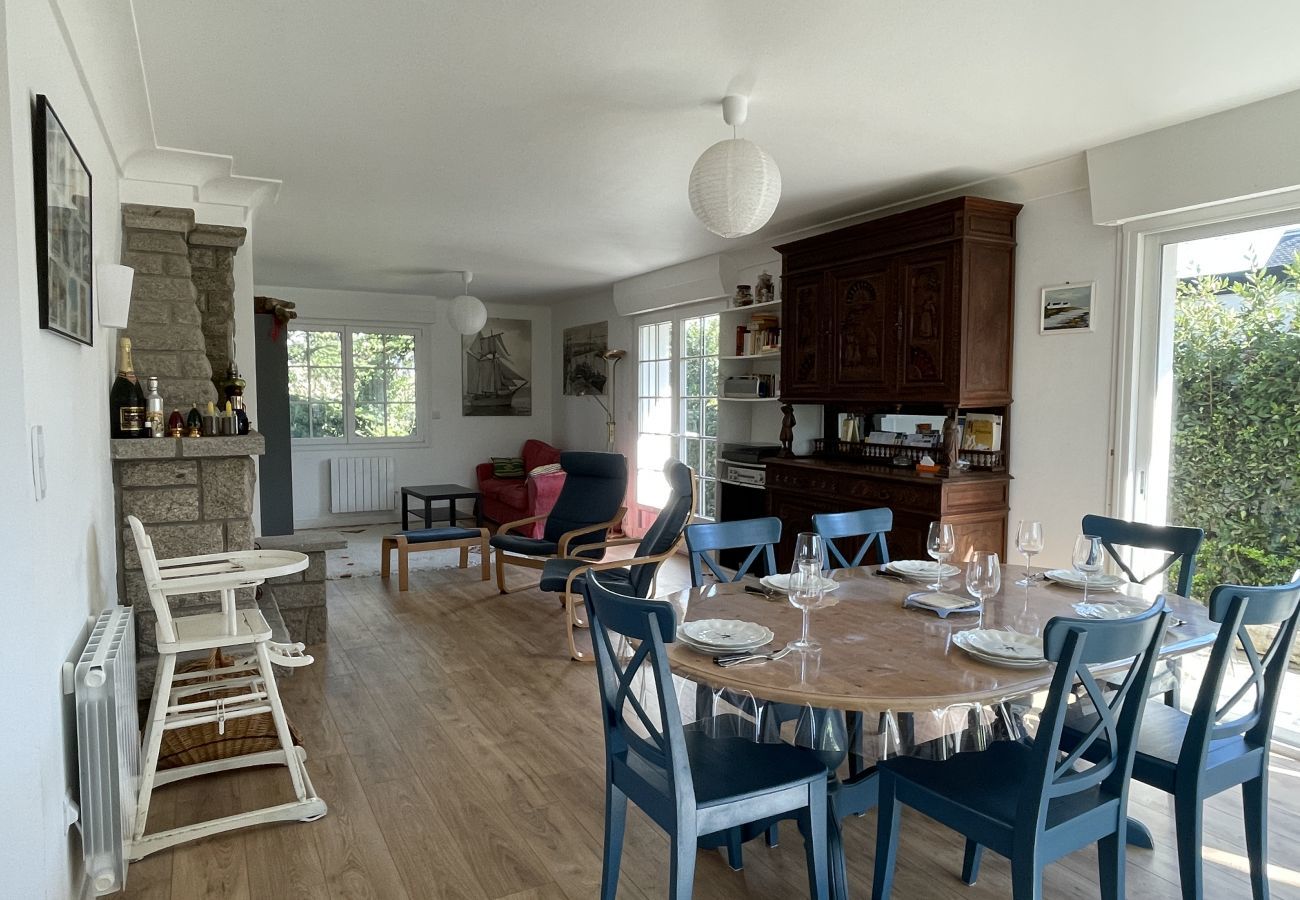 Ferienhaus in Le Tour-du-Parc -  Bretonisches Haus mit 4 Schlafzimmern in der Nähe von Stadt und Strand
