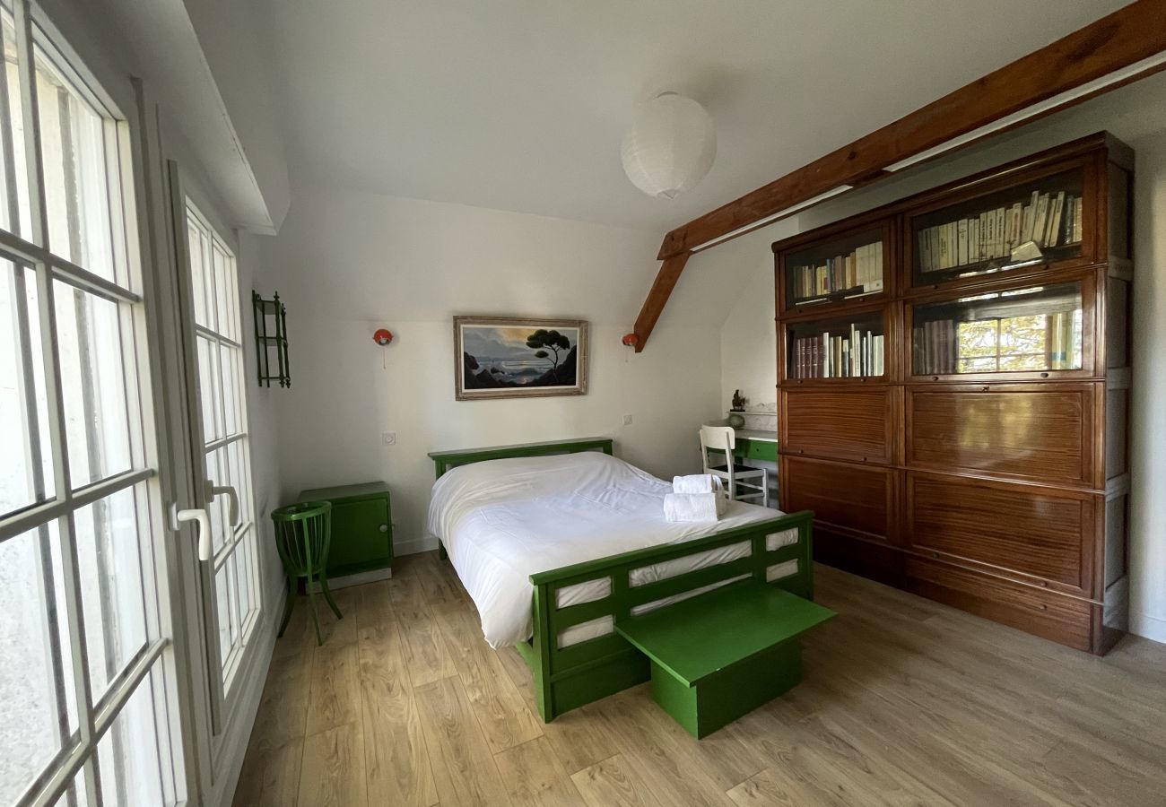 Ferienhaus in Le Tour-du-Parc -  Bretonisches Haus mit 4 Schlafzimmern in der Nähe von Stadt und Strand