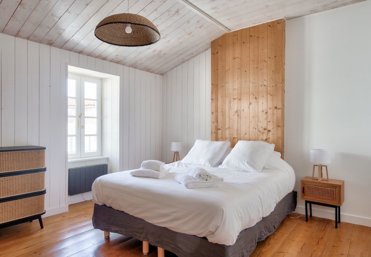 Ferienhaus in Le Bois-Plage-en-Ré - Schönes Haus mit schattigem Garten für 11