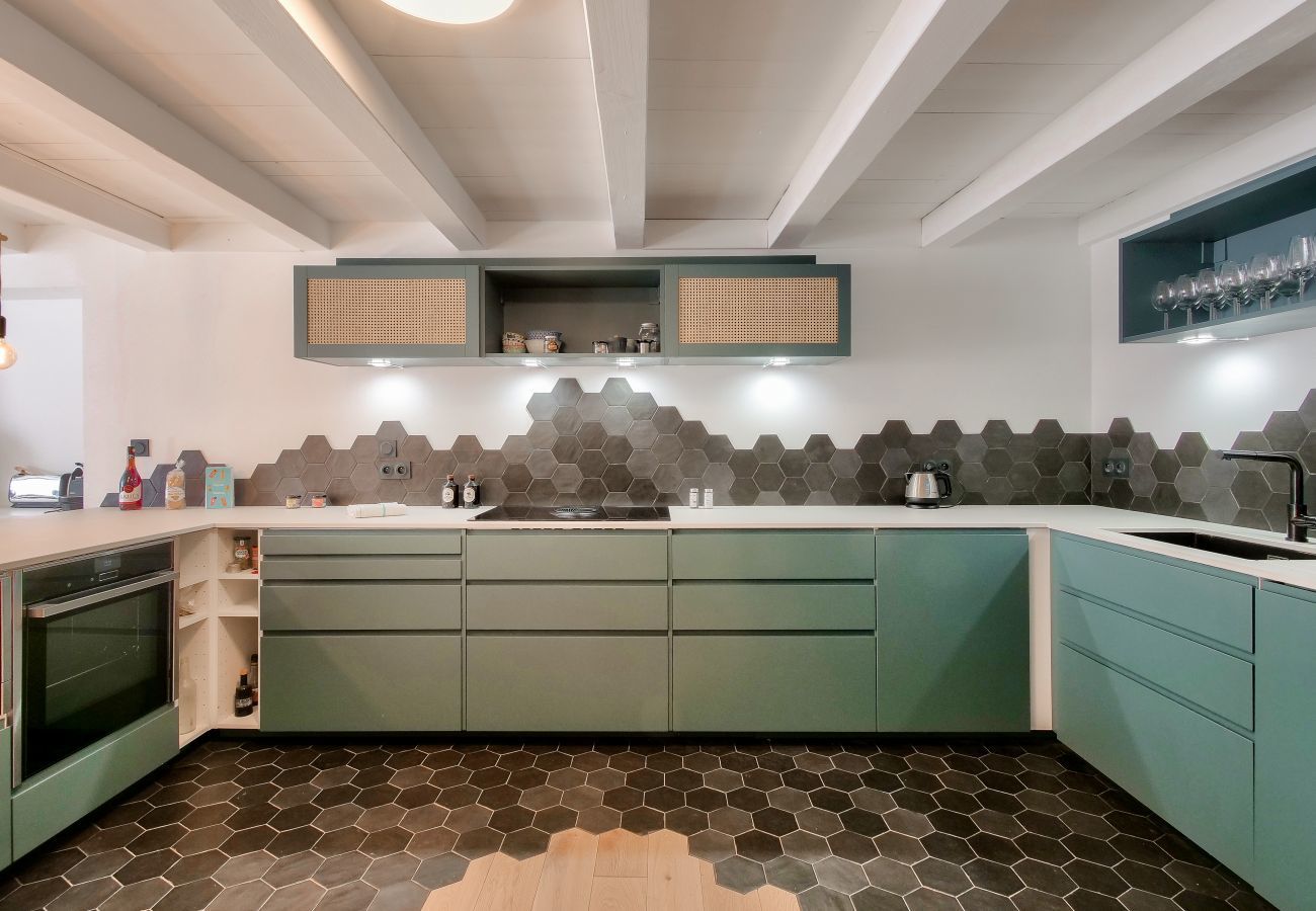 Ferienhaus in Le Bois-Plage-en-Ré - Schönes Haus mit schattigem Garten für 11