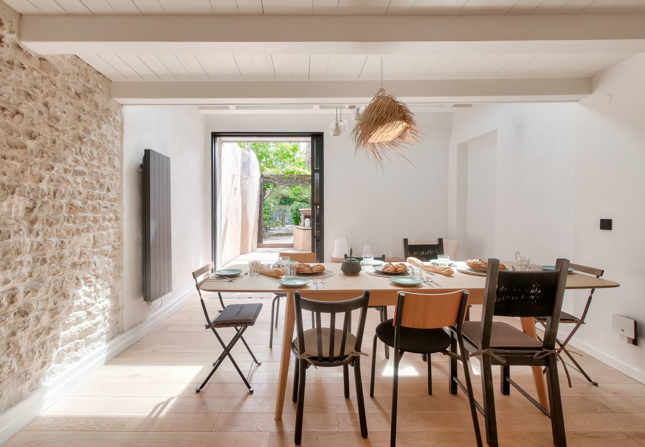 Ferienhaus in Le Bois-Plage-en-Ré - Schönes Haus mit schattigem Garten für 11