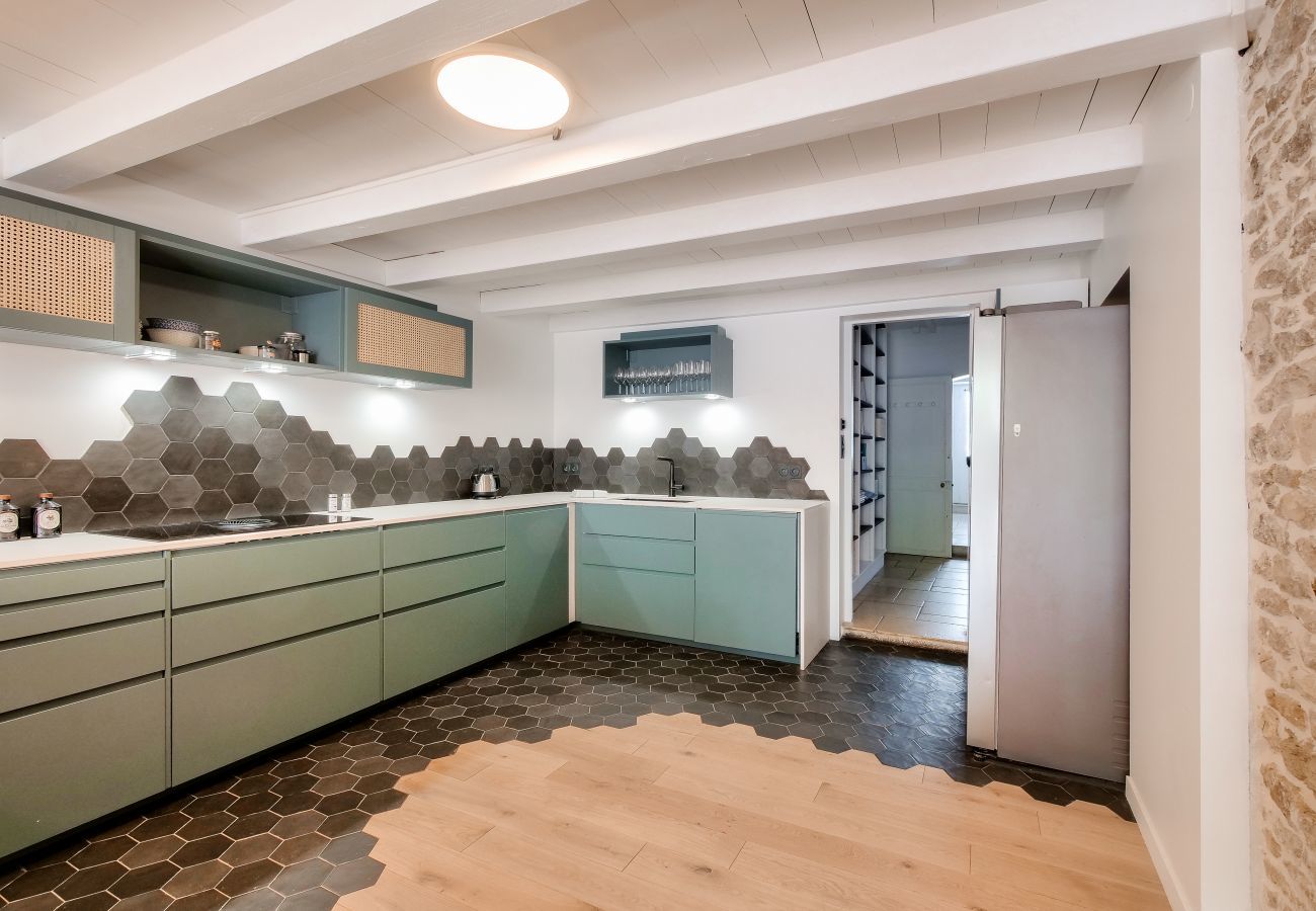 Ferienhaus in Le Bois-Plage-en-Ré - Schönes Haus mit schattigem Garten für 11