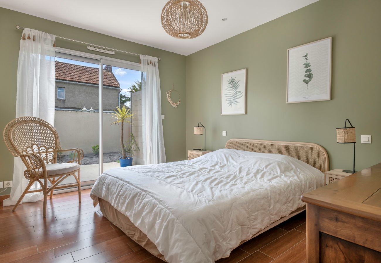 Ferienhaus in Saint-Nazaire - Pool! Haus für 9
