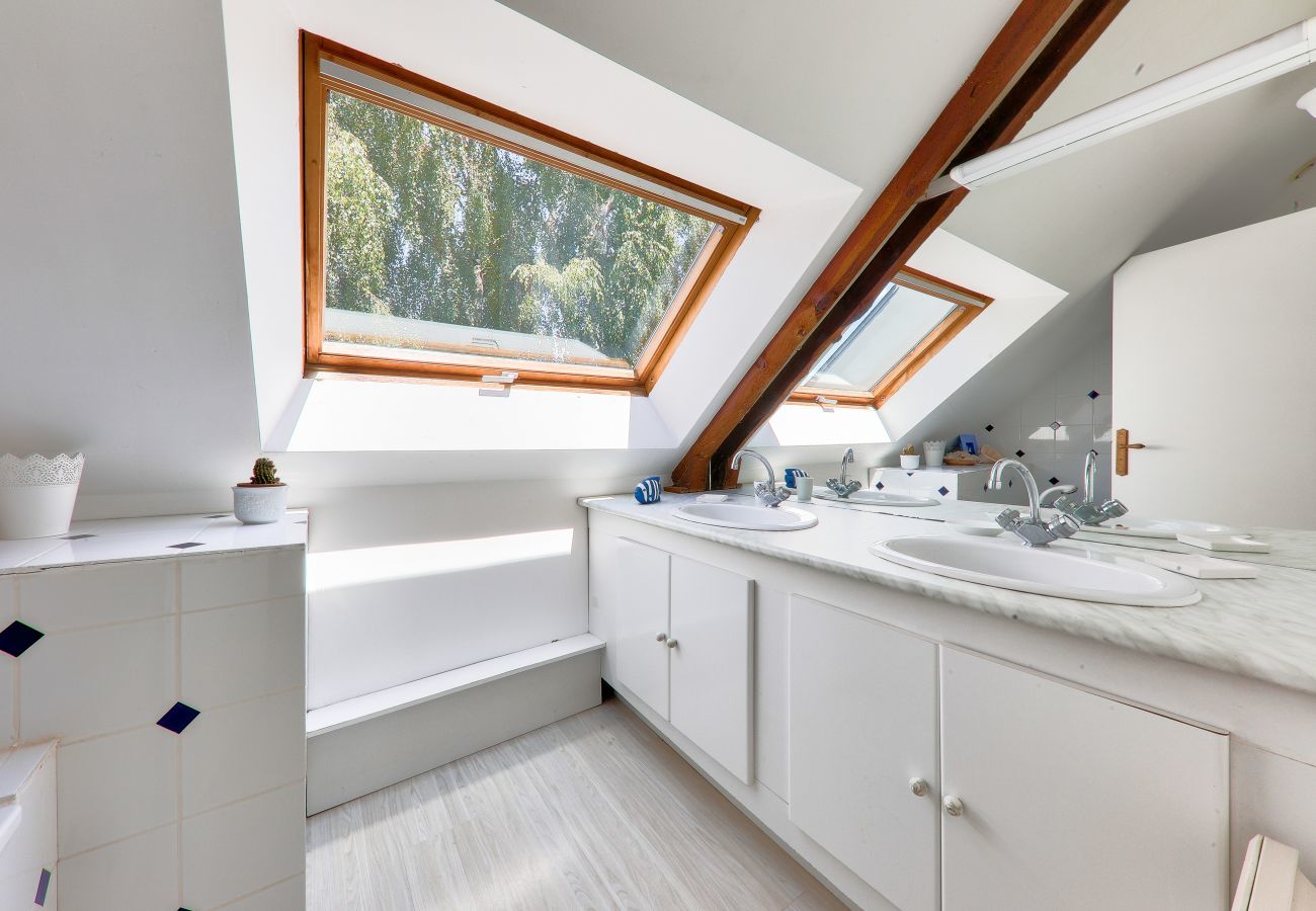 Ferienhaus in Le Bono - 20m vom Hafen von Le Bono, charmantes Haus für 6