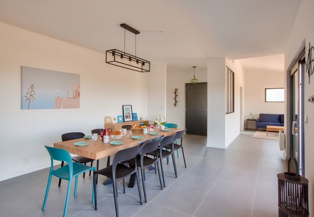 Ferienhaus in Pléneuf-Val-André - Neue Villa mit Pool Meerblick für 9