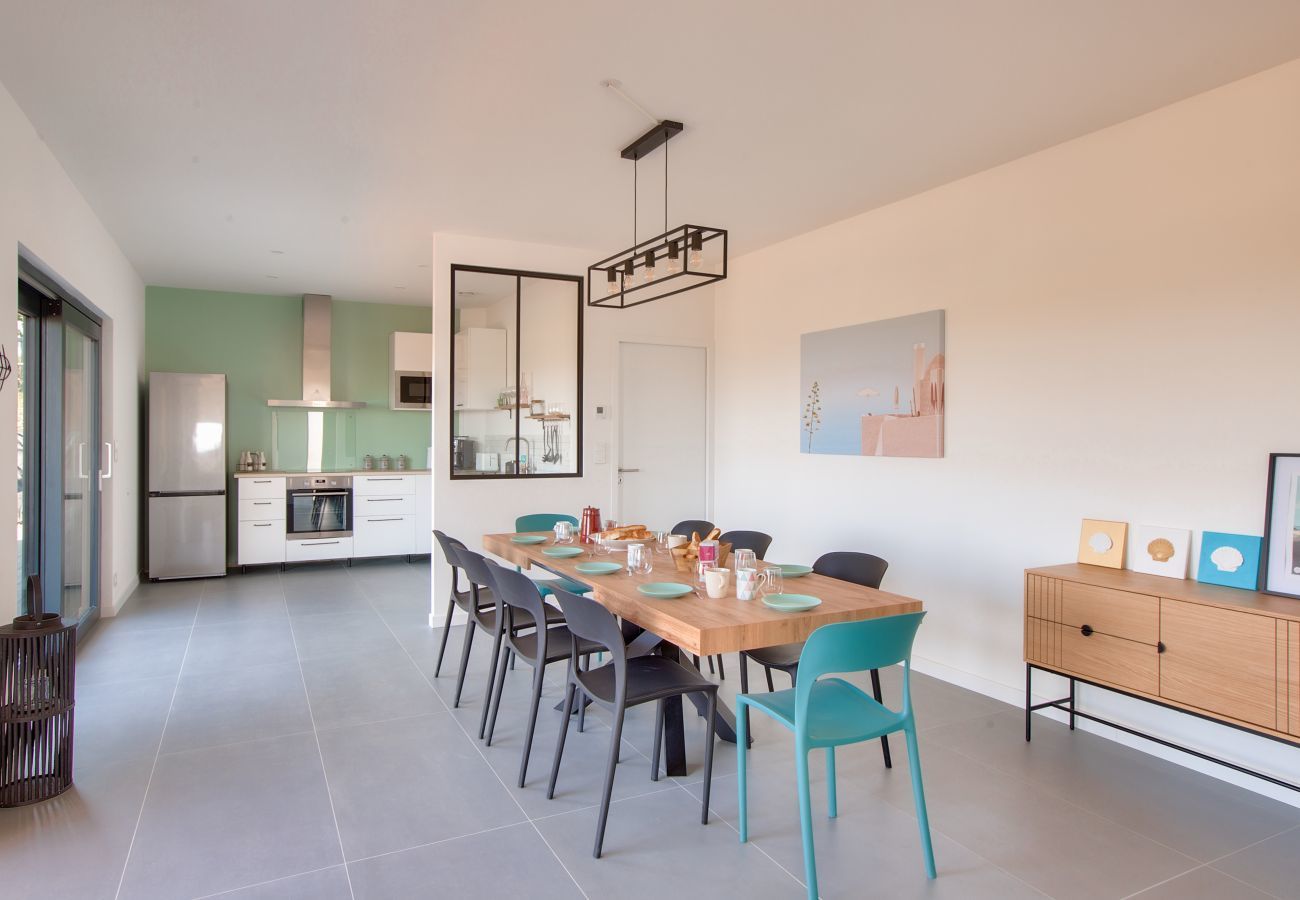 Ferienhaus in Pléneuf-Val-André - Neue Villa mit Pool Meerblick für 9
