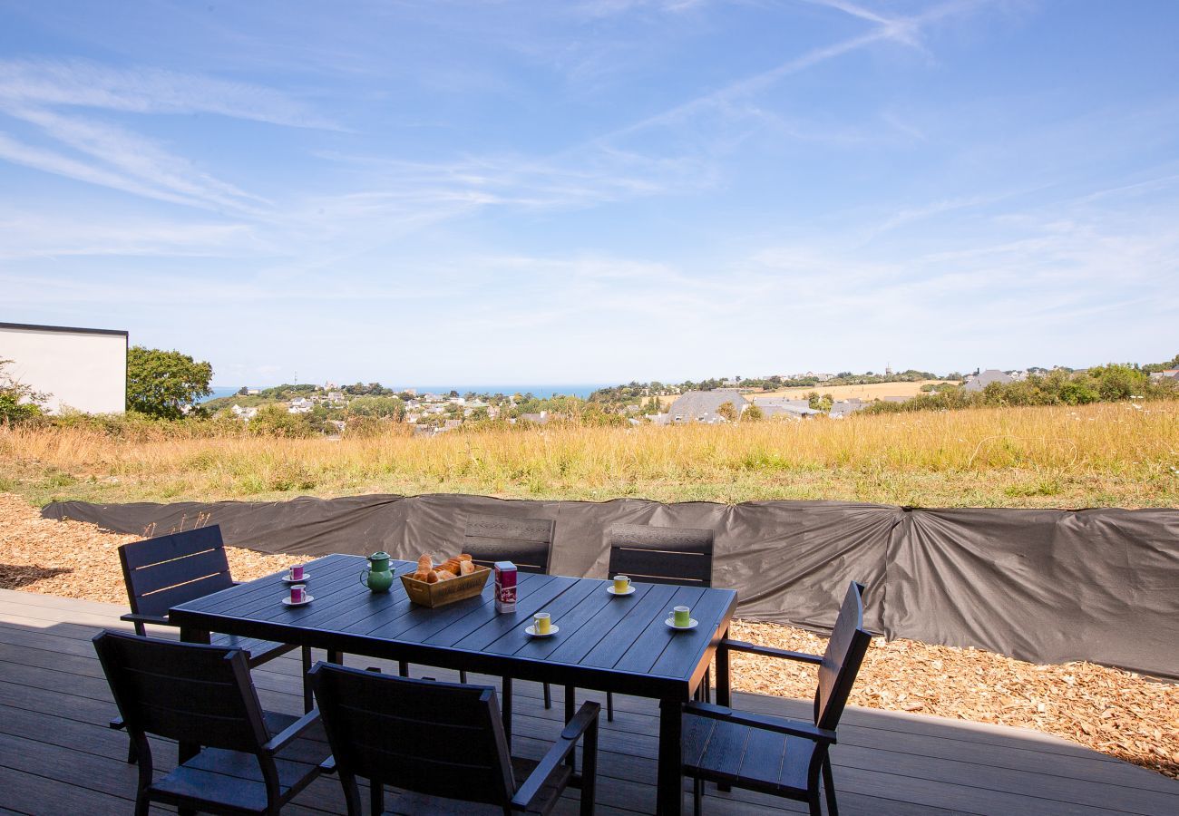 Ferienhaus in Pléneuf-Val-André - Neue Villa mit Pool Meerblick für 9