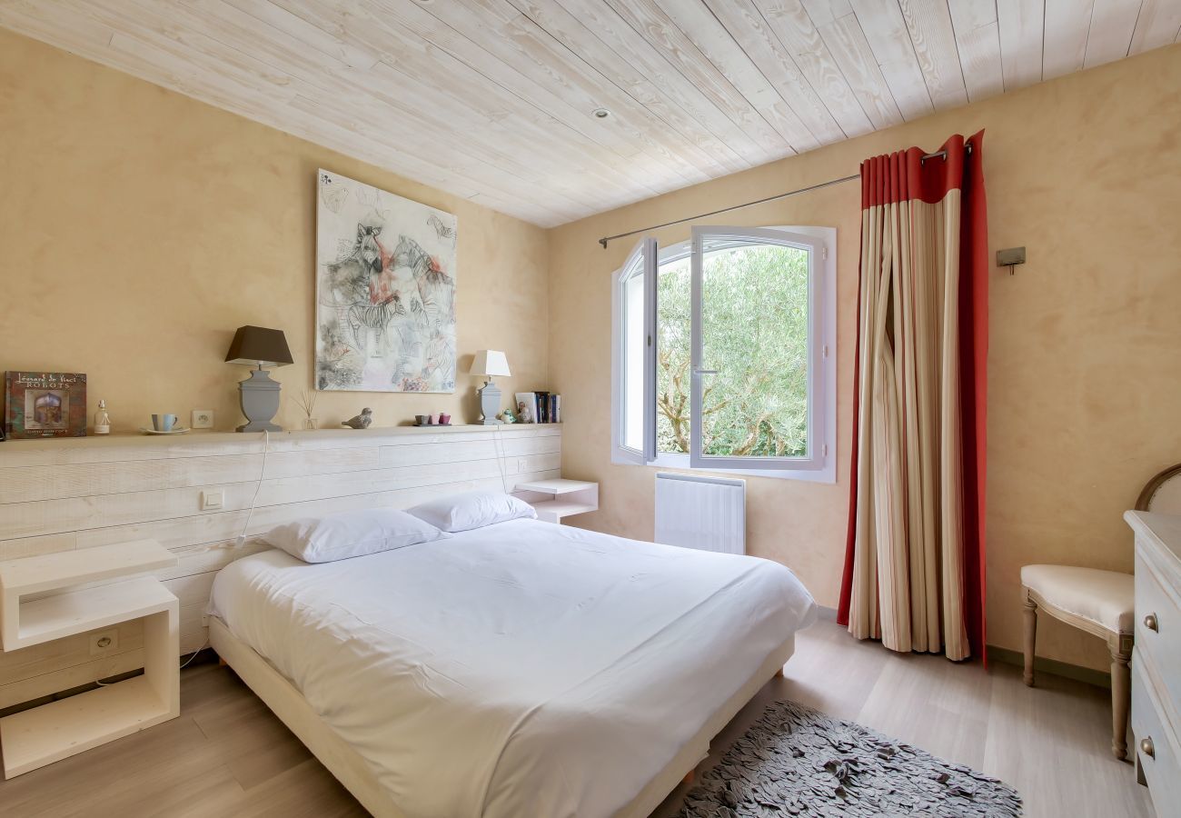 Ferienhaus in La Flotte - La Flotte- für 10- 800m zum centrum