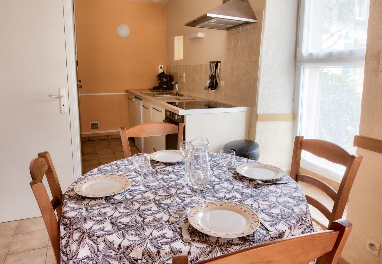 Ferienhaus in Plogastel-Saint-Germain - Penty bretonisch für 4 in Plougastel St Germain