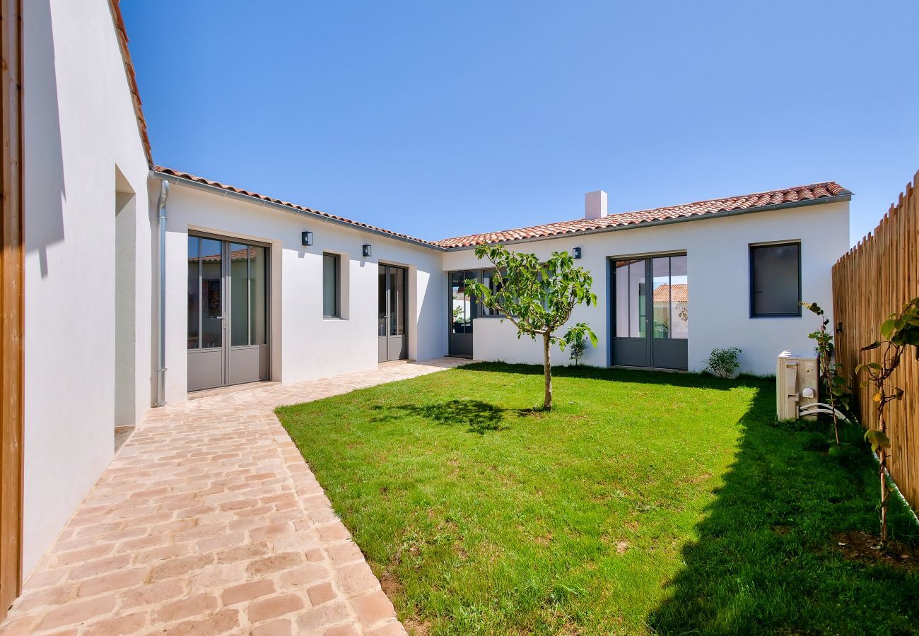 Ferienhaus in Rivedoux-Plage - Architektenvilla mit beheiztem Pool und Garten