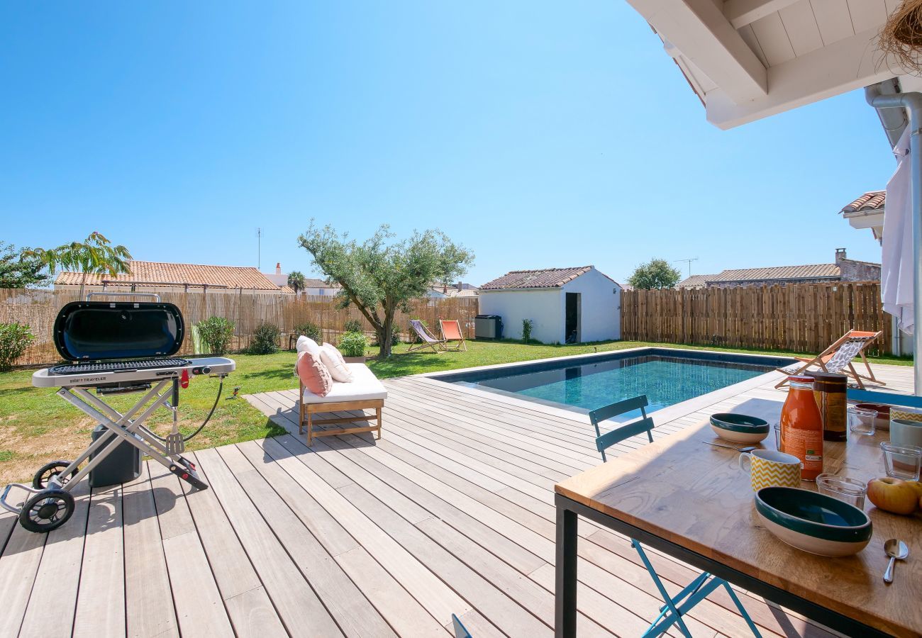 Ferienhaus in Rivedoux-Plage - Architektenvilla mit beheiztem Pool und Garten