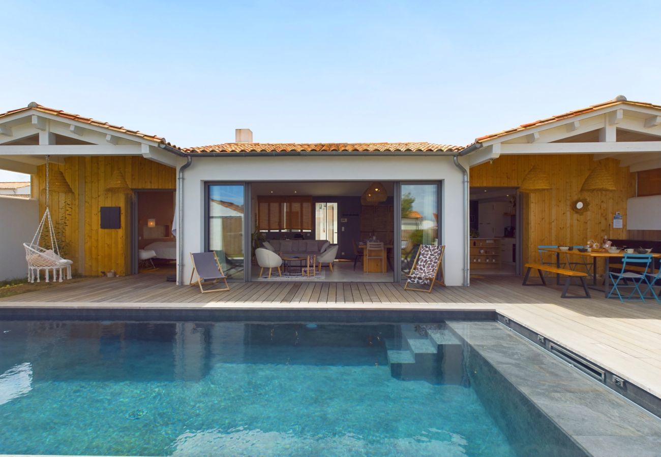 Ferienhaus in Rivedoux-Plage - Architektenvilla mit beheiztem Pool und Garten