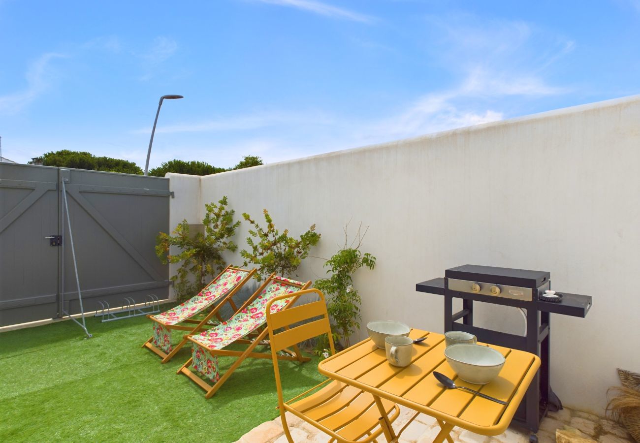Ferienhaus in Rivedoux-Plage - Architektenvilla mit beheiztem Pool und Garten