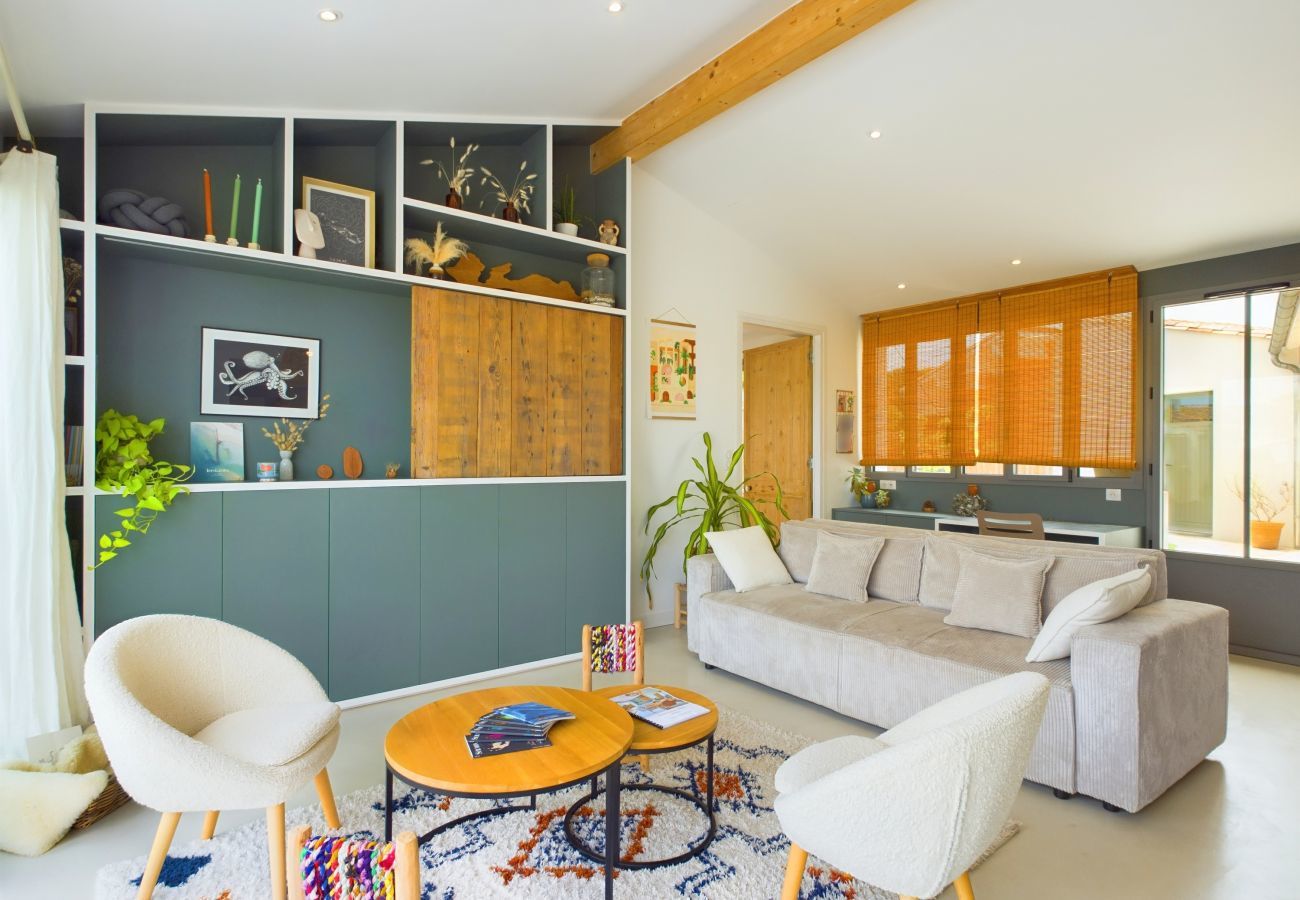 Ferienhaus in Rivedoux-Plage - Architektenvilla mit beheiztem Pool und Garten