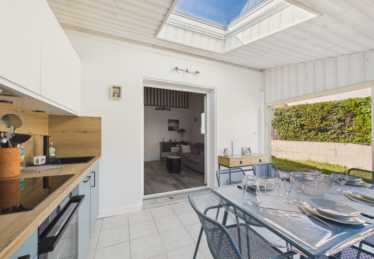 Ferienhaus in Saint-Michel-Chef-Chef - Haus mit Pool 200 m vom Strand entfernt