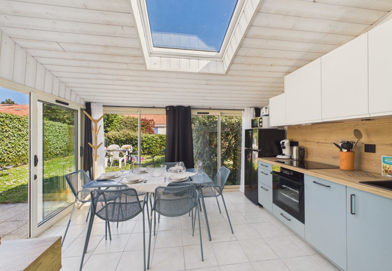 Ferienhaus in Saint-Michel-Chef-Chef - Haus mit Pool 200 m vom Strand entfernt