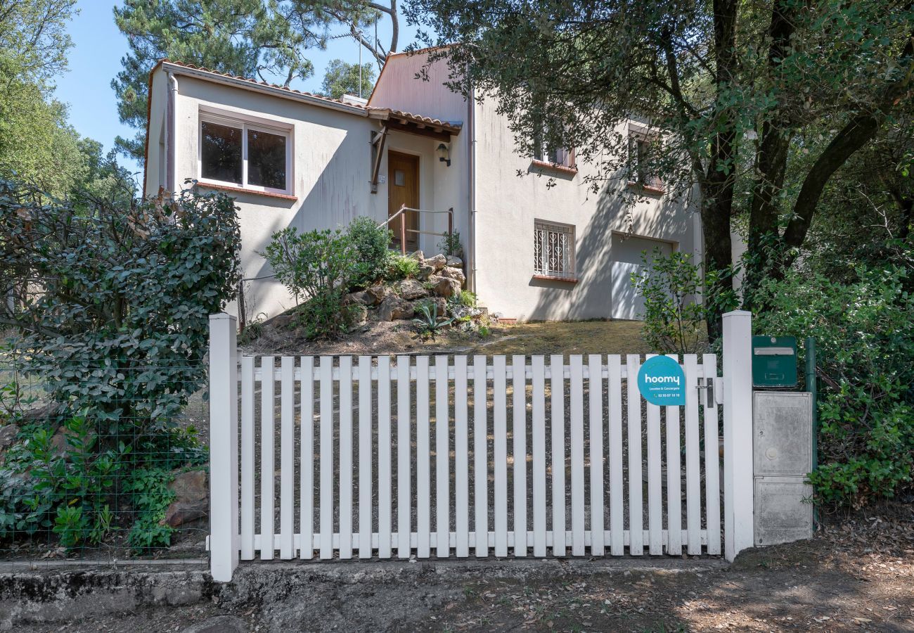 Ferienhaus in Saint-Michel-Chef-Chef - Dünen- und Waldhaus 100 m vom Meer entfernt