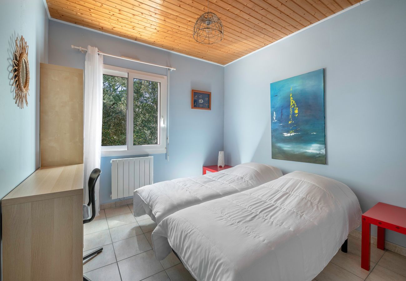 Ferienhaus in Saint-Michel-Chef-Chef - Dünen- und Waldhaus 100 m vom Meer entfernt
