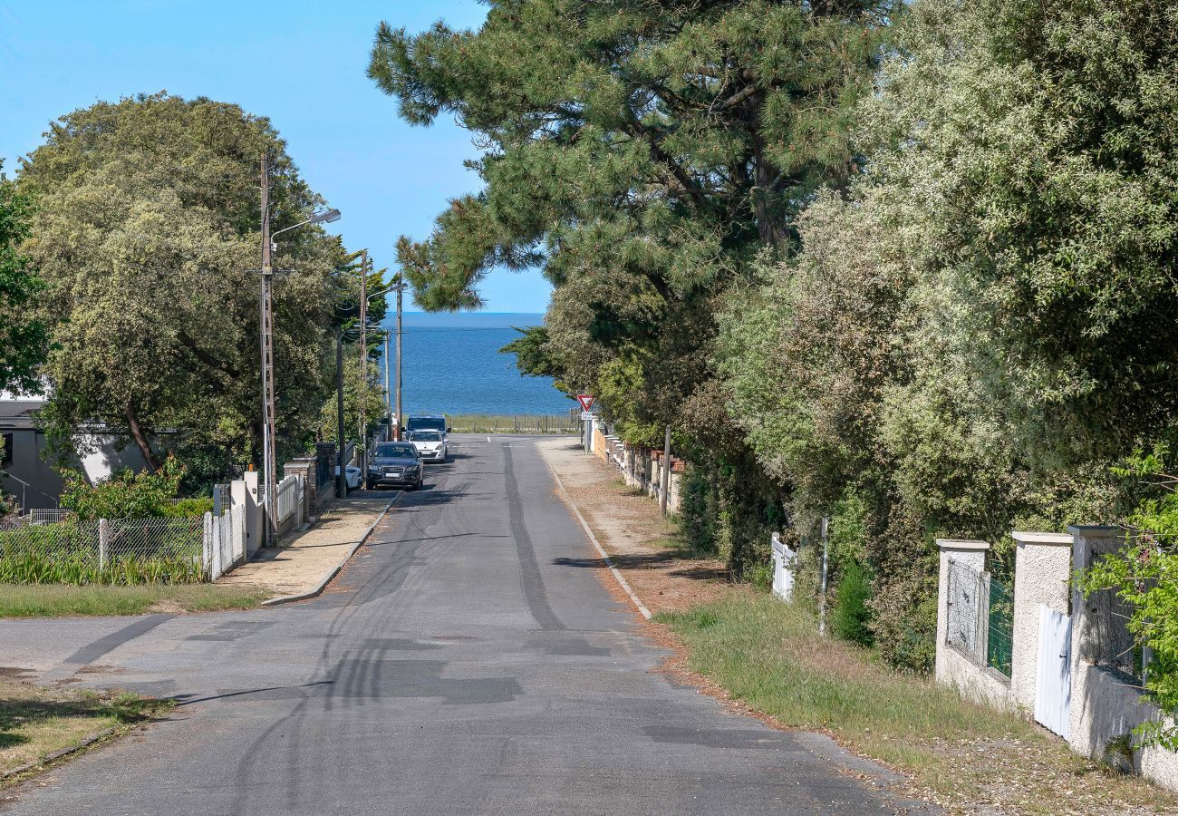 Ferienhaus in Saint-Michel-Chef-Chef - Dünen- und Waldhaus 100 m vom Meer entfernt