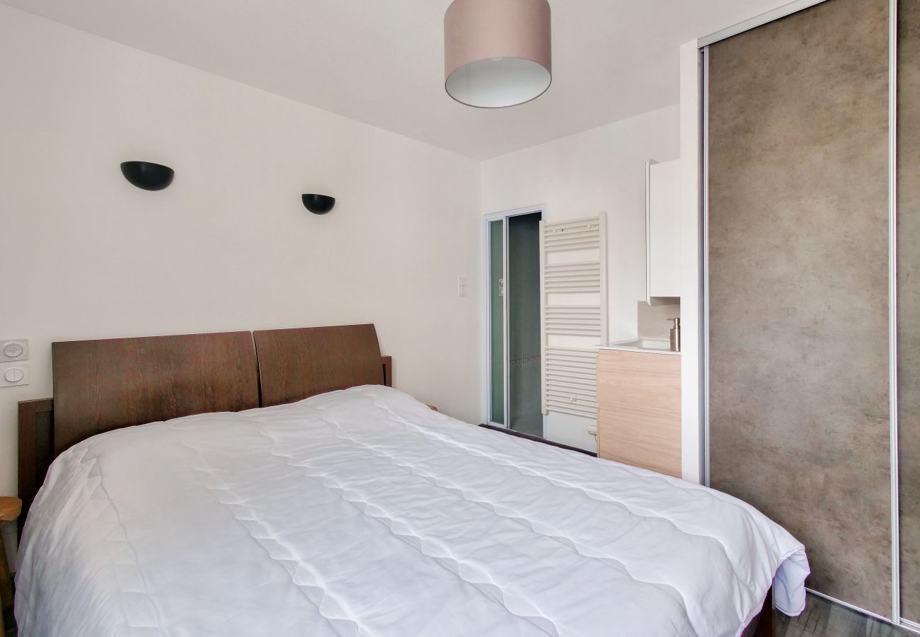 Ferienhaus in Avrillé - House for 10 with a pool